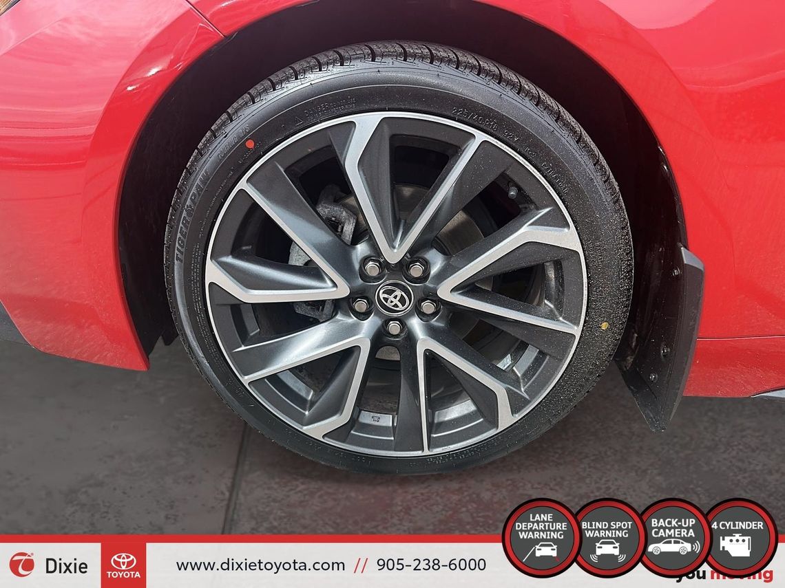 2024 TOYOTA COROLLA LE / TCUV / CLEAN CARFAX / HEATED SEATS / BACKUP CAMERA / CARPLAY AND ANDROID AUTO