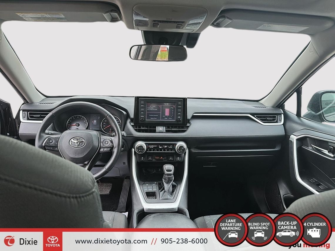 2022 TOYOTA RAV4 XLE AWD / HEATED SEATS / MOONROOF / ALLOY WHEELS / CARPLAY AND ANDROID AUTO