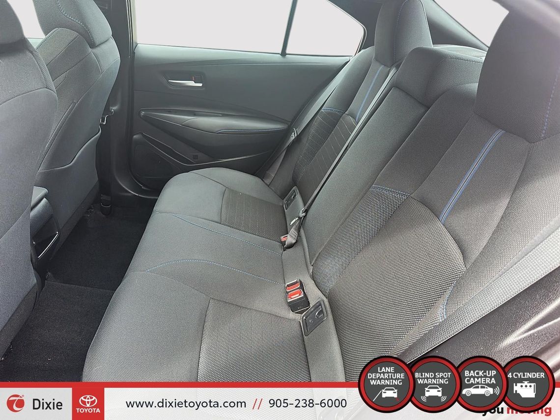 2024 TOYOTA COROLLA LE / TCUV / CLEAN CARFAX / HEATED SEATS / BACKUP CAMERA / CARPLAY AND ANDROID AUTO