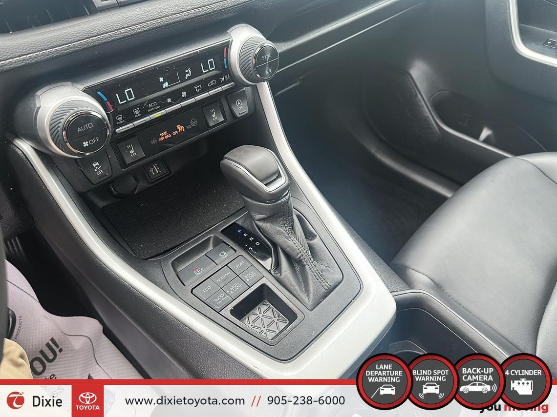 2023 TOYOTA RAV4 XLE PREMIUM AWD / TCUV / HEATED SEATS / LEATHER SURFACE / MOONROOF / CARPLAY AND ANDROID AUTO