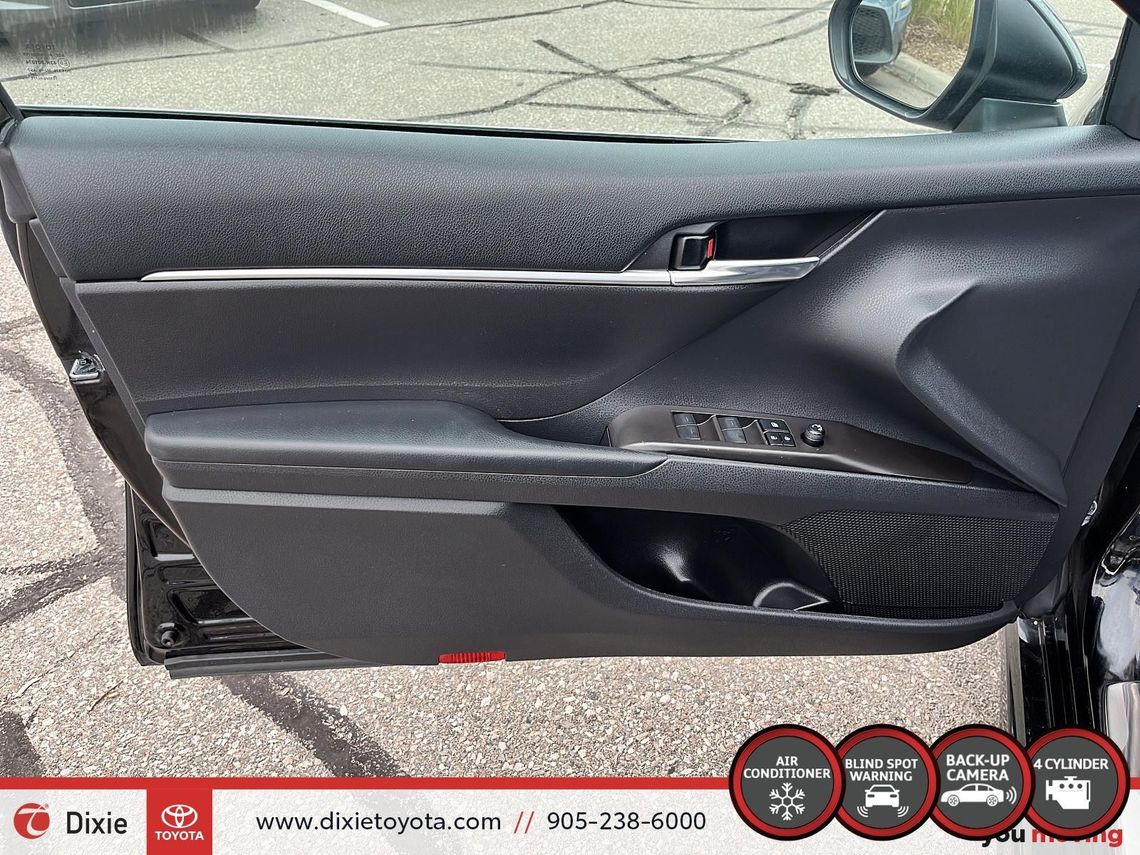 2021 TOYOTA CAMRY SE AWD / CLEAN CARFAX / HEATED SEATS / LEAHTER SURFACE / ALLOY WHEELS / CARPLAY AND ANDROID AUTO