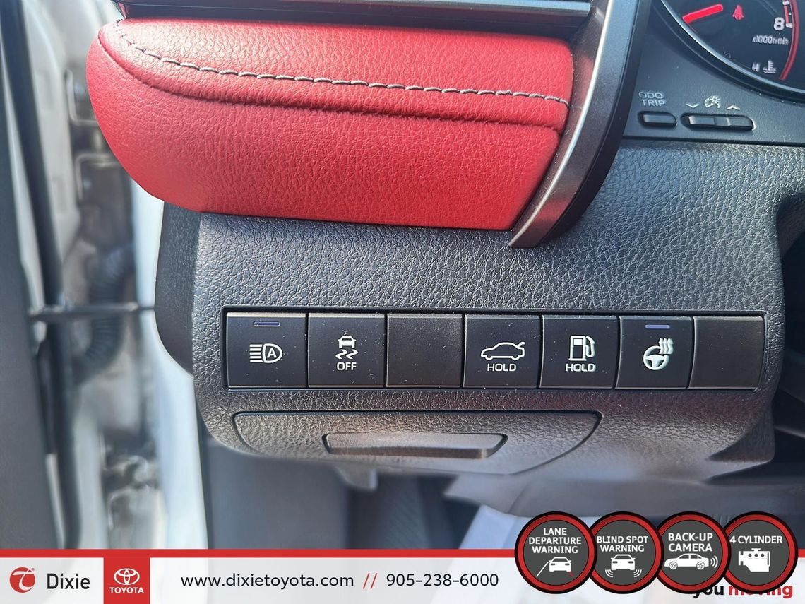2022 TOYOTA CAMRY XSE / TCUV / HEATED SEATS / ALLOY WHEELS / MOONROOF / CARPLAY AND ANDROID AUTO
