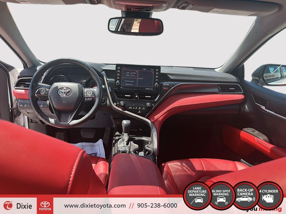 2022 TOYOTA CAMRY XSE / TCUV / HEATED SEATS / ALLOY WHEELS / MOONROOF / CARPLAY AND ANDROID AUTO
