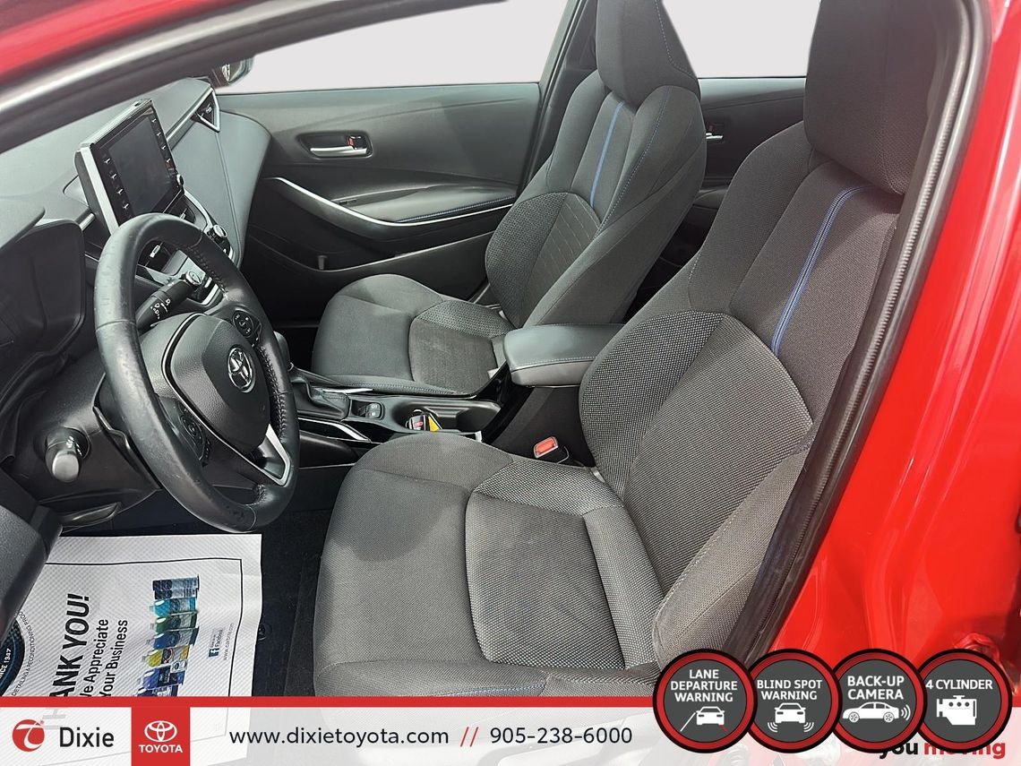 2024 TOYOTA COROLLA LE / TCUV / CLEAN CARFAX / HEATED SEATS / BACKUP CAMERA / CARPLAY AND ANDROID AUTO