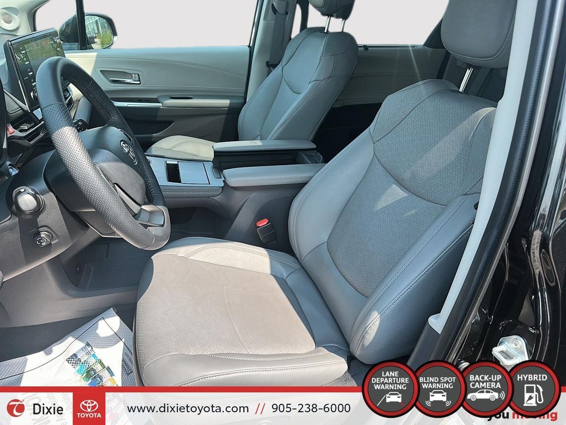 2024 TOYOTA SIENNA LIMITED AWD HYBRID / CLEAN CARFAX / TCUV / FULLY LOADED / REAR ENTERTAINMENT SYSTEM / CARPLAY AND ANDROID AUTO