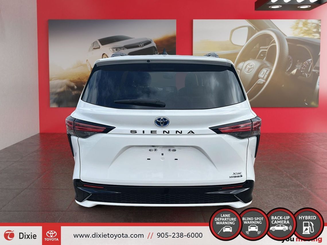 2022 TOYOTA SIENNA HYBRID XSE FWD / CLEAN CARFAX / HEATED SEATS / 7 SEATER / LEATHER INTERIOR / CARPLAY AND ANDROID AUTO