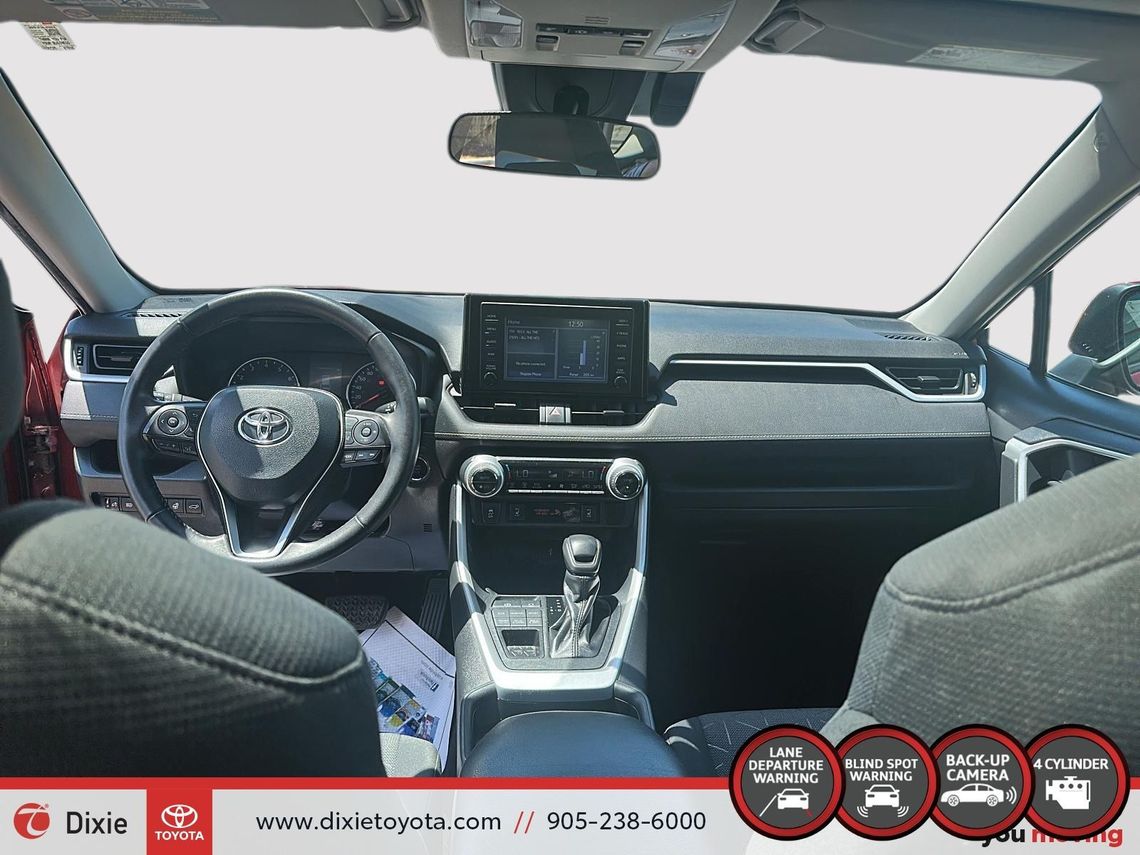 2020 TOYOTA RAV4 XLE AWD / HEATED SEATS / MOONROOF / BACKUP CAMERA / ALLOY WHEELS / CARPLAY AND ANDROID AUTO