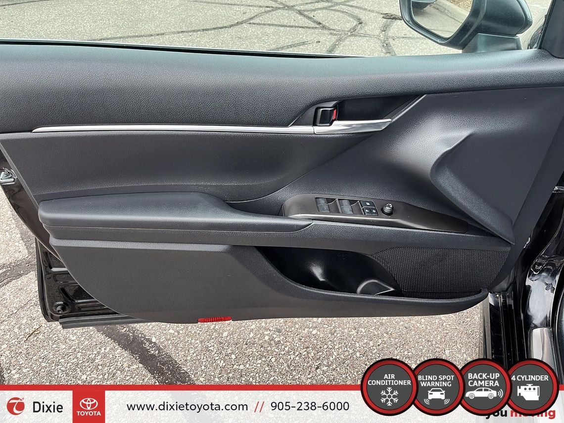2021 TOYOTA CAMRY SE AWD / CLEAN CARFAX / HEATED SEATS / LEAHTER SURFACE / ALLOY WHEELS / CARPLAY AND ANDROID AUTO