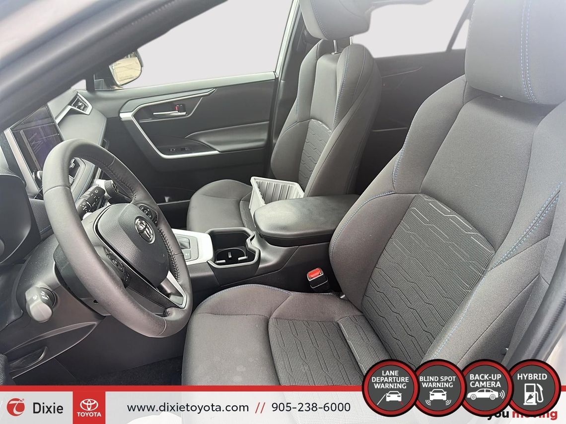 2023 TOYOTA RAV4 SE HYBRID AWD / CLEAN CARFAX / HEATED SEATS / MOONROOF / ALLOY WHEELS / CARPLAY AND ANDROID AUTO