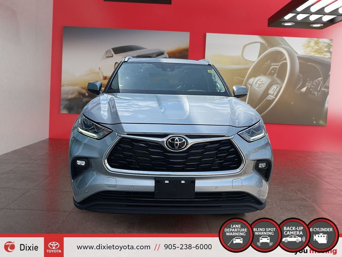 2022 TOYOTA HIGHLANDER LIMITED AWD / TCUV / HEATED AND VENTILATED SEATS / ALLOY WHEELS / LEATHER SURFACE / CARPLAY AND ANDROID AUTO