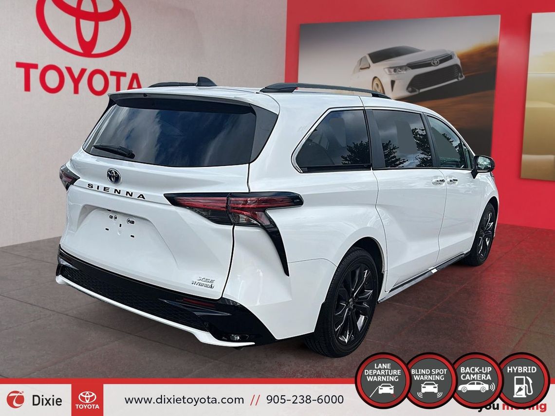2022 TOYOTA SIENNA HYBRID XSE FWD / CLEAN CARFAX / HEATED SEATS / 7 SEATER / LEATHER INTERIOR / CARPLAY AND ANDROID AUTO