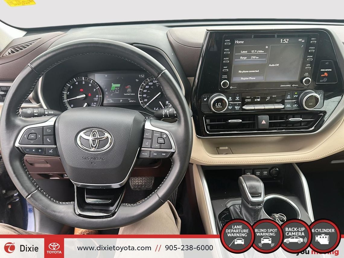2021 TOYOTA HIGHLANDER XLE AWD / TCUV / HEATED SEATS / 8 SEATS / BACK UP CAMERA / MOONROOF / ALLOY WHEELS / CARPLAY AND ANDROID AUTO