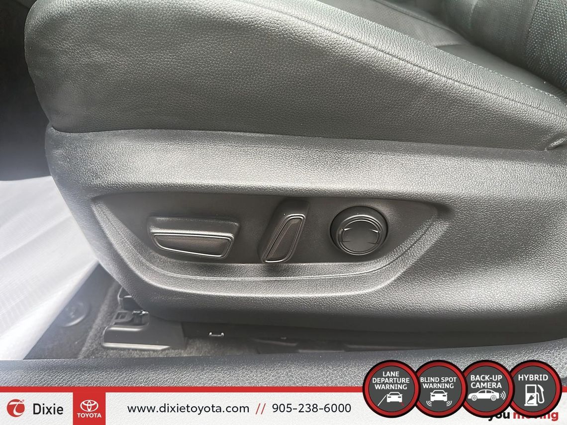 2025 TOYOTA CAMRY XSE HYBRID AWD / CLEAN CARFAX / HEATED SEATS / MOONROOF / ALLOY WHEELS / CARFAX AND ANDROID AUTO