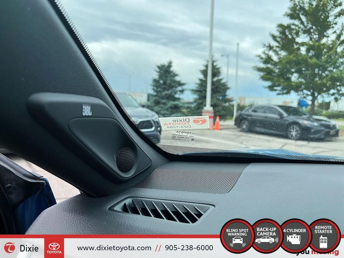2023 TOYOTA RAV4 XSE TEC AWD HYBRID / CLEAN CARFAX / HEATED AND VENTILATED SEATS / MOONROOF / LEATHER SURFACE / ALLOY WHEELS / CARPLAY AND ANDROID AUTO