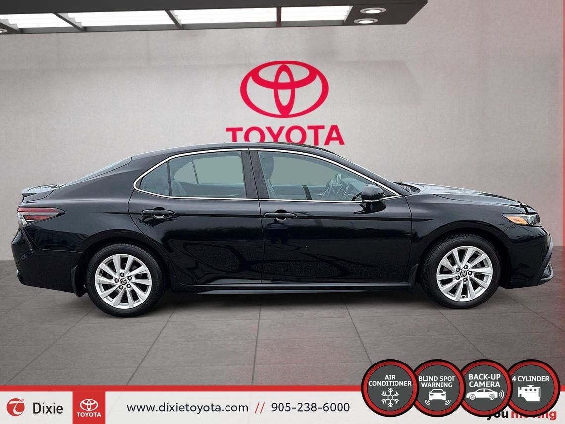 2021 TOYOTA CAMRY SE AWD / CLEAN CARFAX / HEATED SEATS / LEAHTER SURFACE / ALLOY WHEELS / CARPLAY AND ANDROID AUTO