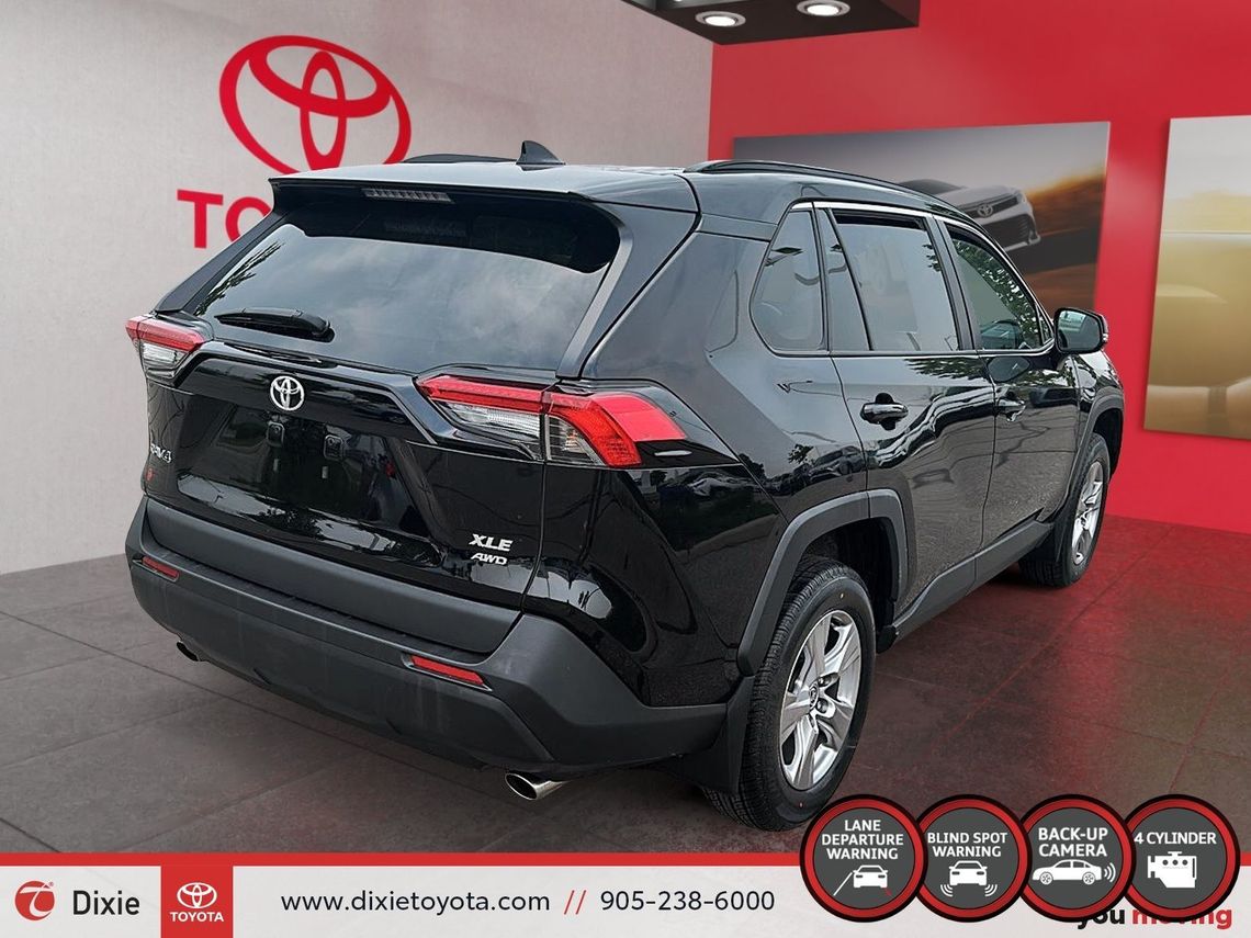 2022 TOYOTA RAV4 XLE AWD / HEATED SEATS / MOONROOF / ALLOY WHEELS / CARPLAY AND ANDROID AUTO