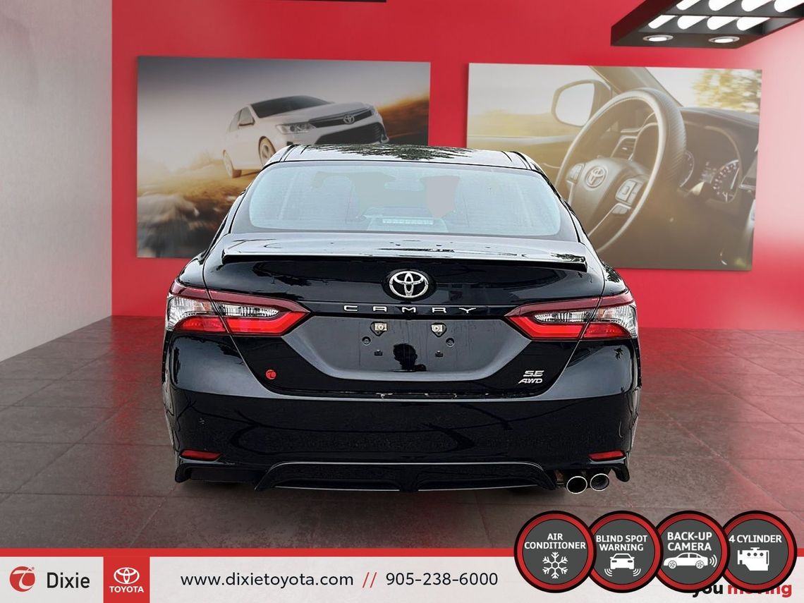 2021 TOYOTA CAMRY SE AWD / CLEAN CARFAX / HEATED SEATS / LEAHTER SURFACE / ALLOY WHEELS / CARPLAY AND ANDROID AUTO
