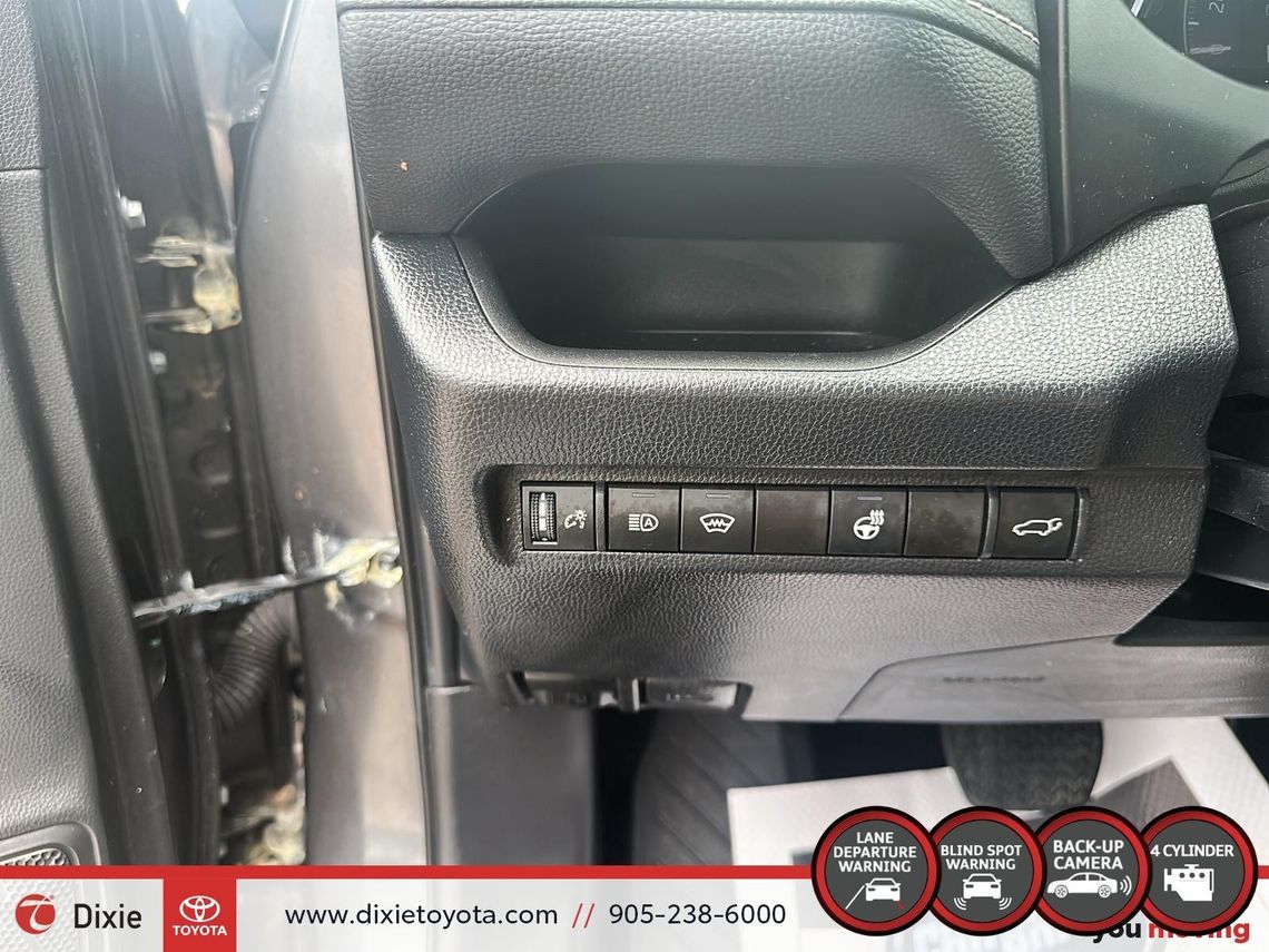 2023 TOYOTA RAV4 XLE PREMIUM AWD / TCUV / HEATED SEATS / LEATHER SURFACE / MOONROOF / CARPLAY AND ANDROID AUTO