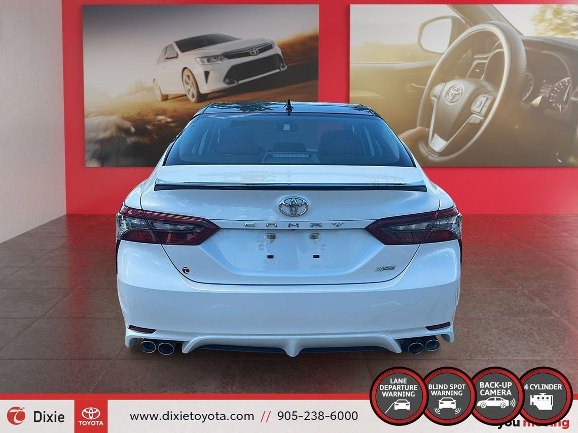 2022 TOYOTA CAMRY XSE / TCUV / HEATED SEATS / ALLOY WHEELS / MOONROOF / CARPLAY AND ANDROID AUTO