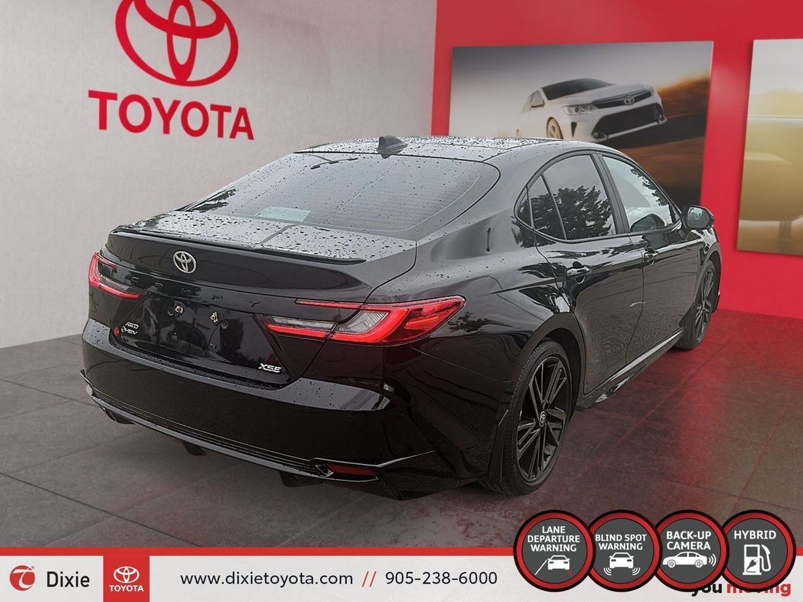 2025 TOYOTA CAMRY XSE HYBRID AWD / CLEAN CARFAX / HEATED SEATS / MOONROOF / ALLOY WHEELS / CARFAX AND ANDROID AUTO