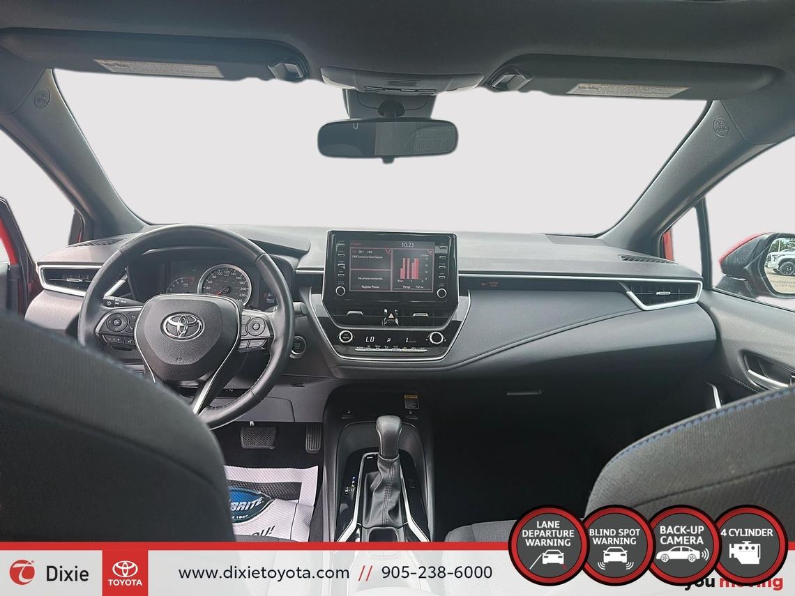 2024 TOYOTA COROLLA LE / TCUV / CLEAN CARFAX / HEATED SEATS / BACKUP CAMERA / CARPLAY AND ANDROID AUTO