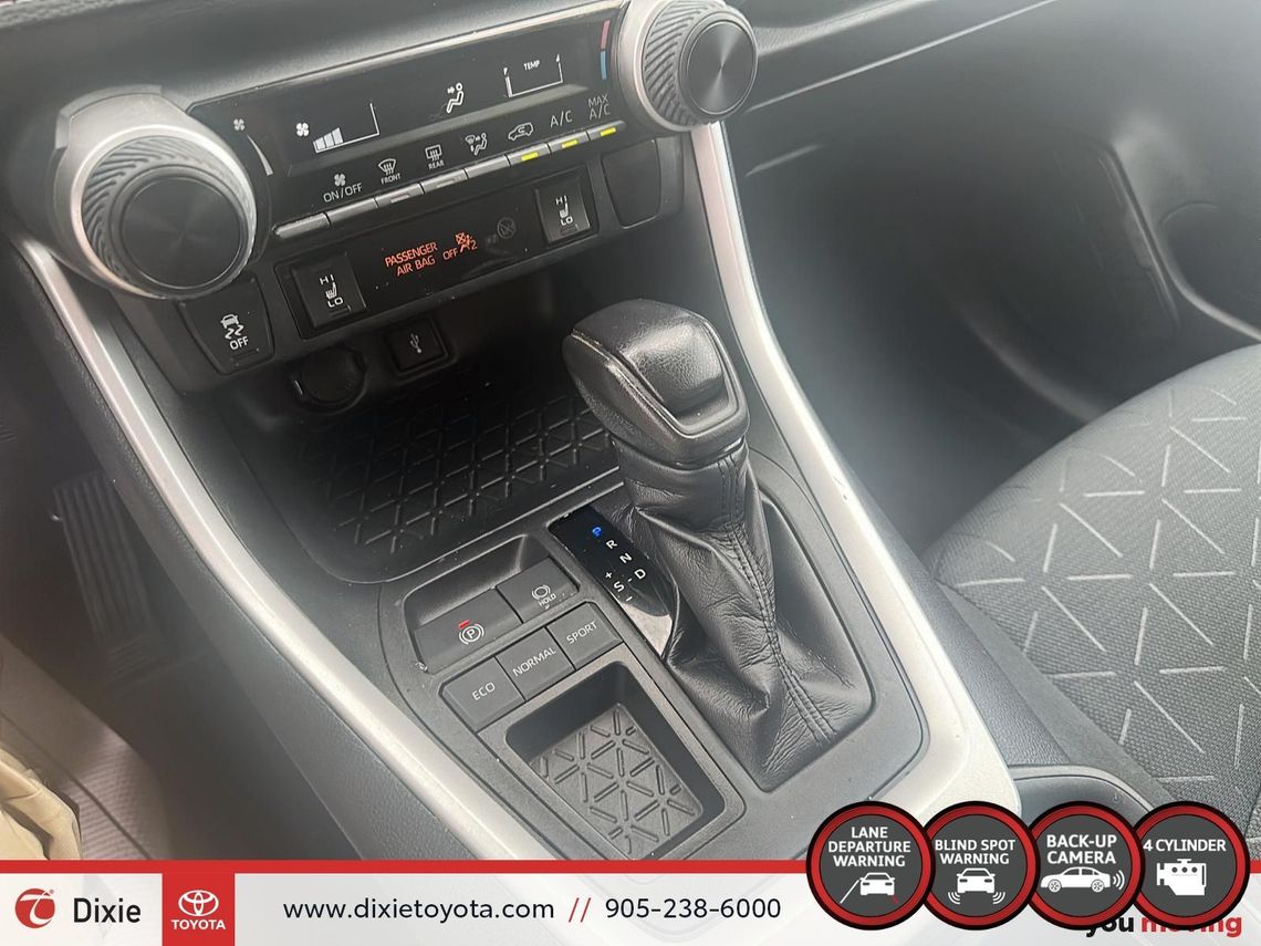 2020 TOYOTA RAV4 LE FWD / HEATED SEATS / TOYOTA SAFETY SENSE / CARPLAY AND ANDROID AUTO