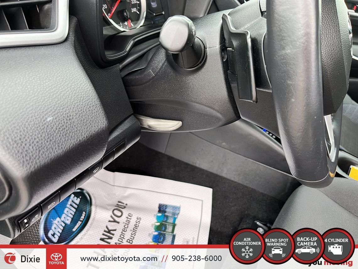 2021 TOYOTA COROLLA SE / CLEAN CARFAX / HEATED SEATS / ALLOY WHEELS / BACK UP CAMERA / CARPLAY AND ANDROID AUTO