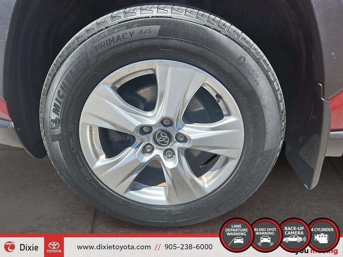 2020 TOYOTA RAV4 XLE AWD / HEATED SEATS / MOONROOF / BACKUP CAMERA / ALLOY WHEELS / CARPLAY AND ANDROID AUTO