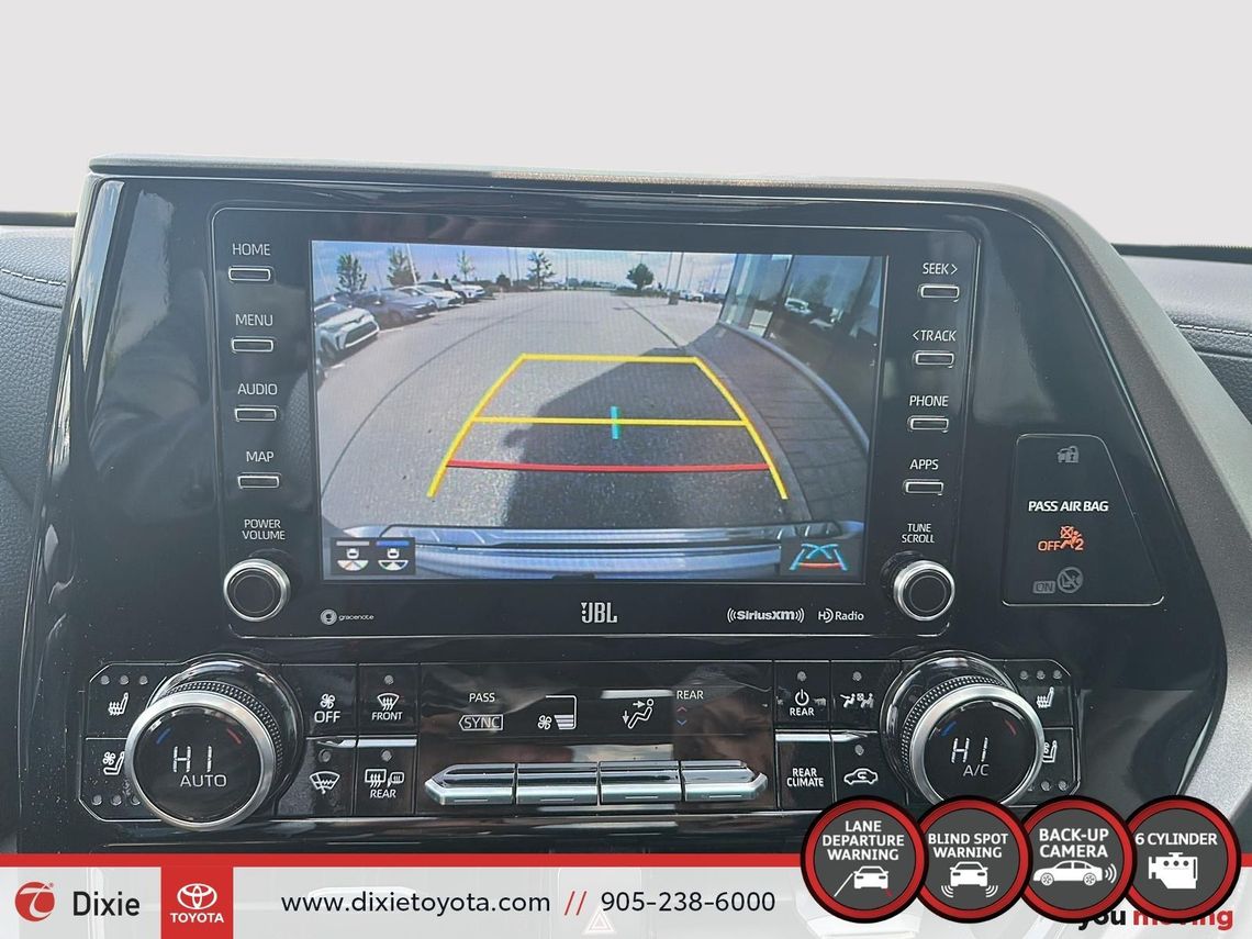 2022 TOYOTA HIGHLANDER LIMITED AWD / TCUV / HEATED AND VENTILATED SEATS / ALLOY WHEELS / LEATHER SURFACE / CARPLAY AND ANDROID AUTO