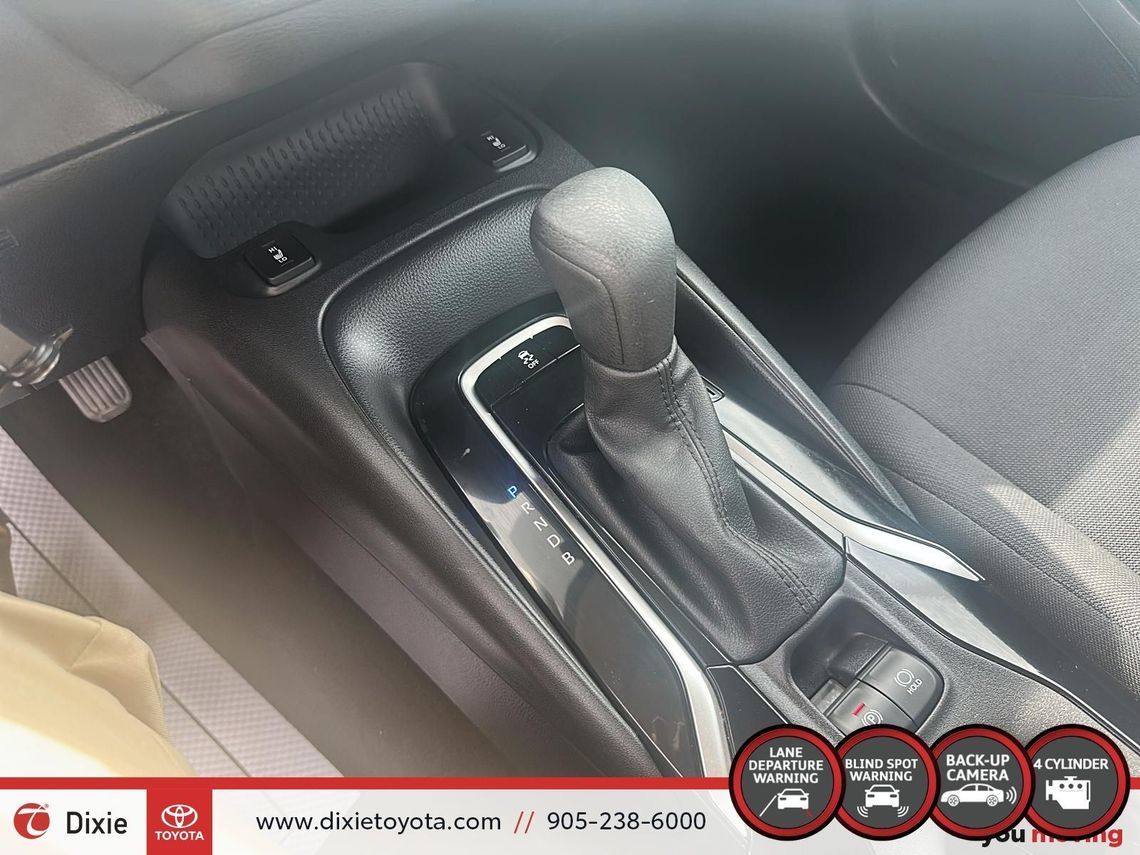 2021 TOYOTA COROLLA LE / TCUV / CLEAN CARFAX / HEATED SEATS / BACK UP CAMERA / CARPLAY AND ANDROID AUTO
