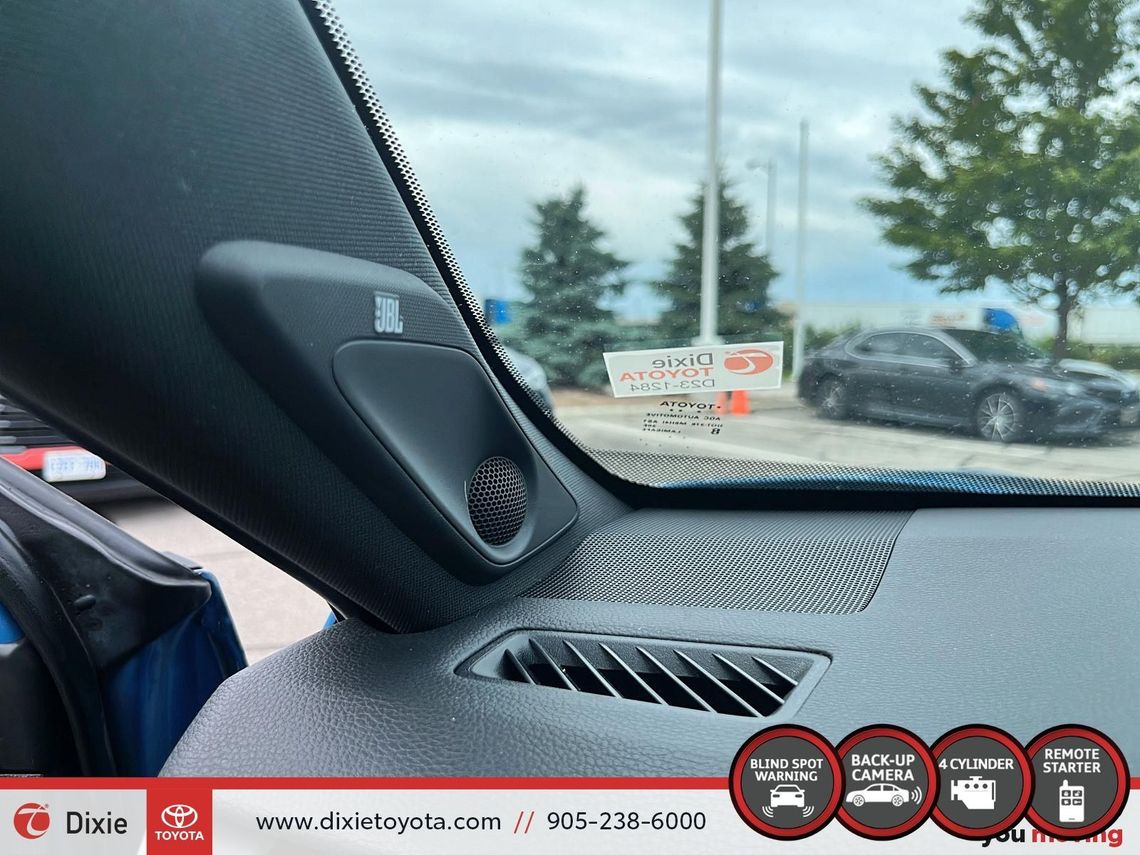 2023 TOYOTA RAV4 XSE TEC AWD HYBRID / CLEAN CARFAX / HEATED AND VENTILATED SEATS / MOONROOF / LEATHER SURFACE / ALLOY WHEELS / CARPLAY AND ANDROID AUTO
