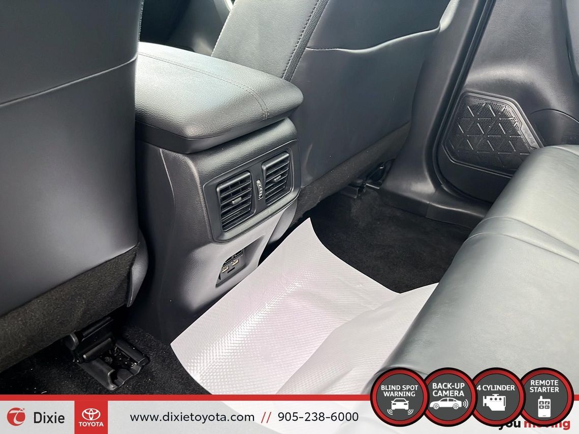 2021 TOYOTA RAV4 XLE PREMIUM AWD / CLEAN CARFAX / TCUV / HEATED SEATS / LEATHER SURFACE / MOONROOF / CARPLAY AND ANDROID AUTO