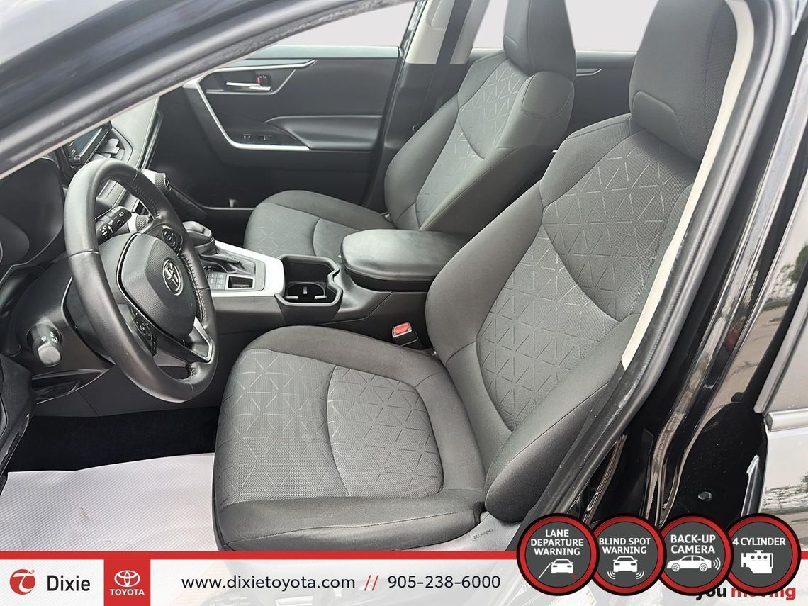 2022 TOYOTA RAV4 XLE AWD / HEATED SEATS / MOONROOF / ALLOY WHEELS / CARPLAY AND ANDROID AUTO