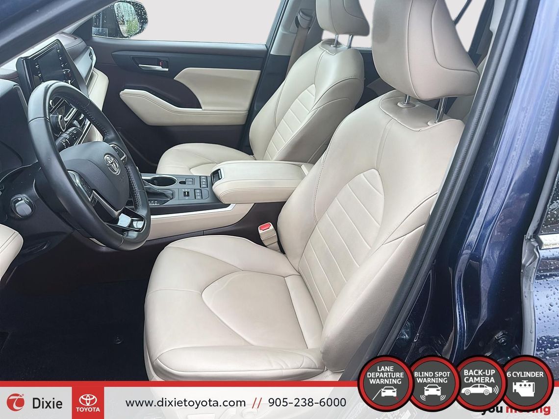 2021 TOYOTA HIGHLANDER XLE AWD / TCUV / HEATED SEATS / 8 SEATS / BACK UP CAMERA / MOONROOF / ALLOY WHEELS / CARPLAY AND ANDROID AUTO