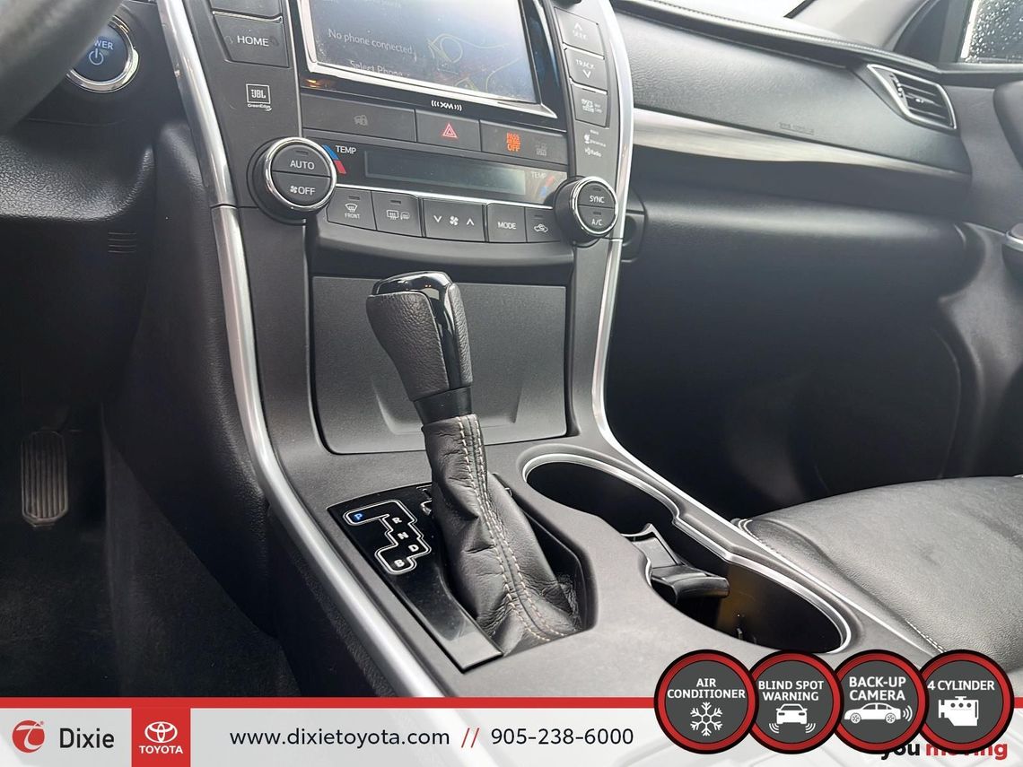 2016 TOYOTA CAMRY XLE HYBRID / HEATED SEATS / MOONROOF / NAVIGATION / ALLOY WHEELS