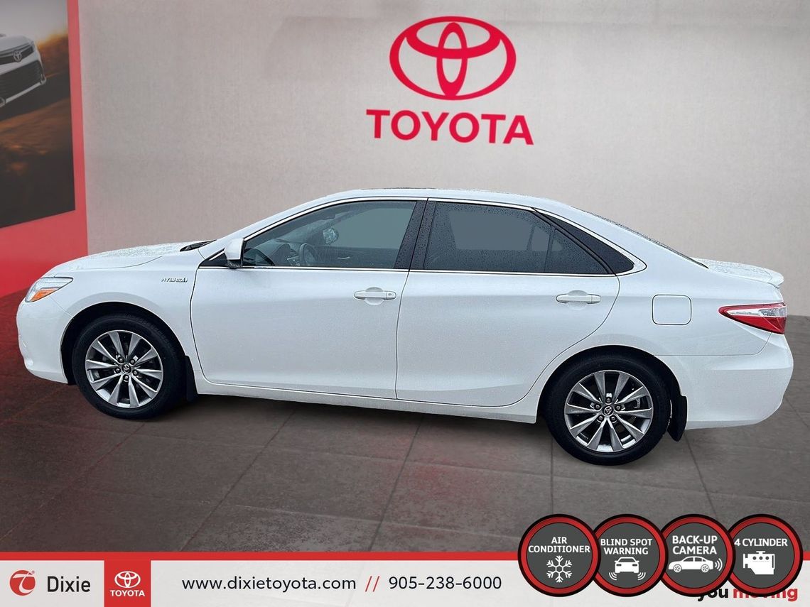 2016 TOYOTA CAMRY XLE HYBRID / HEATED SEATS / MOONROOF / NAVIGATION / ALLOY WHEELS