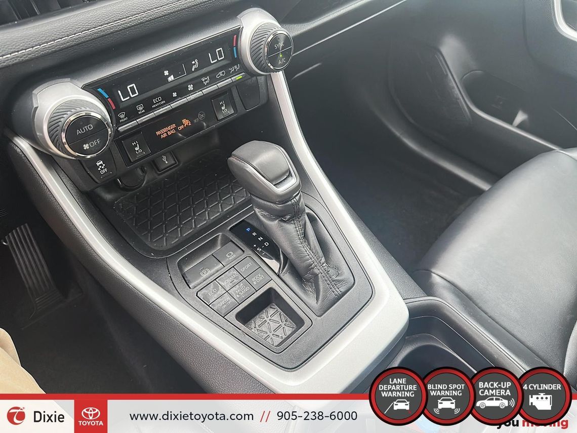 2020 TOYOTA RAV4 XLE PREMIUM AWD / TCUV / HEATED SEATS / LEATHER SURFACE / MOONROOF / CARPLAY AND ANDROID AUTO