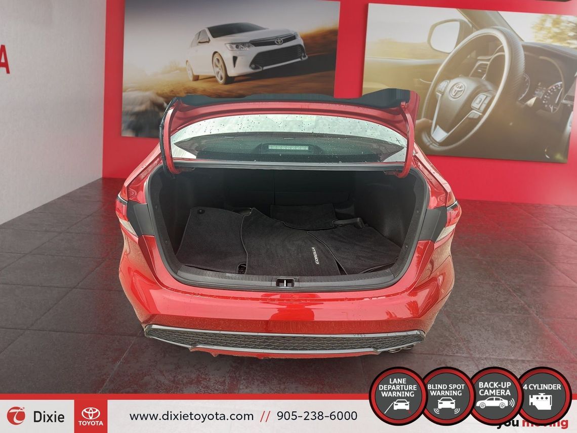 2024 TOYOTA COROLLA LE / TCUV / CLEAN CARFAX / HEATED SEATS / BACKUP CAMERA / CARPLAY AND ANDROID AUTO