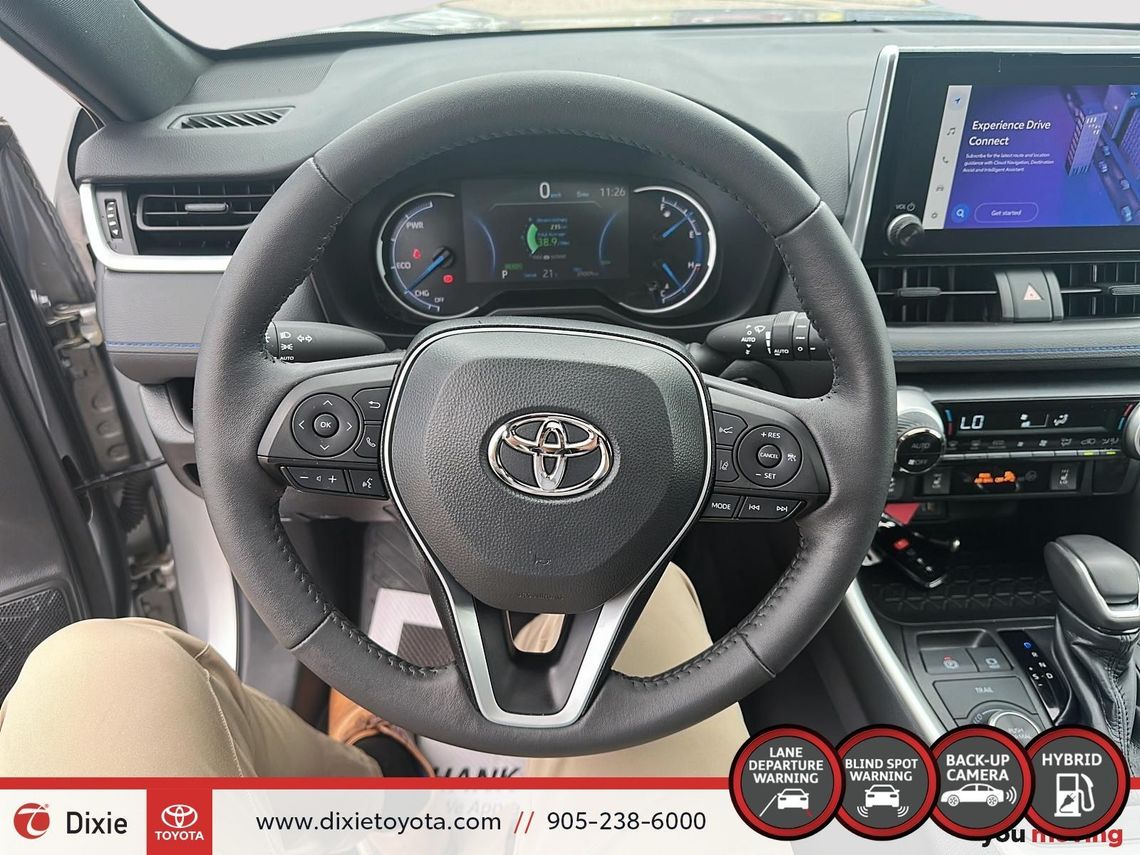 2023 TOYOTA RAV4 SE HYBRID AWD / CLEAN CARFAX / HEATED SEATS / MOONROOF / ALLOY WHEELS / CARPLAY AND ANDROID AUTO