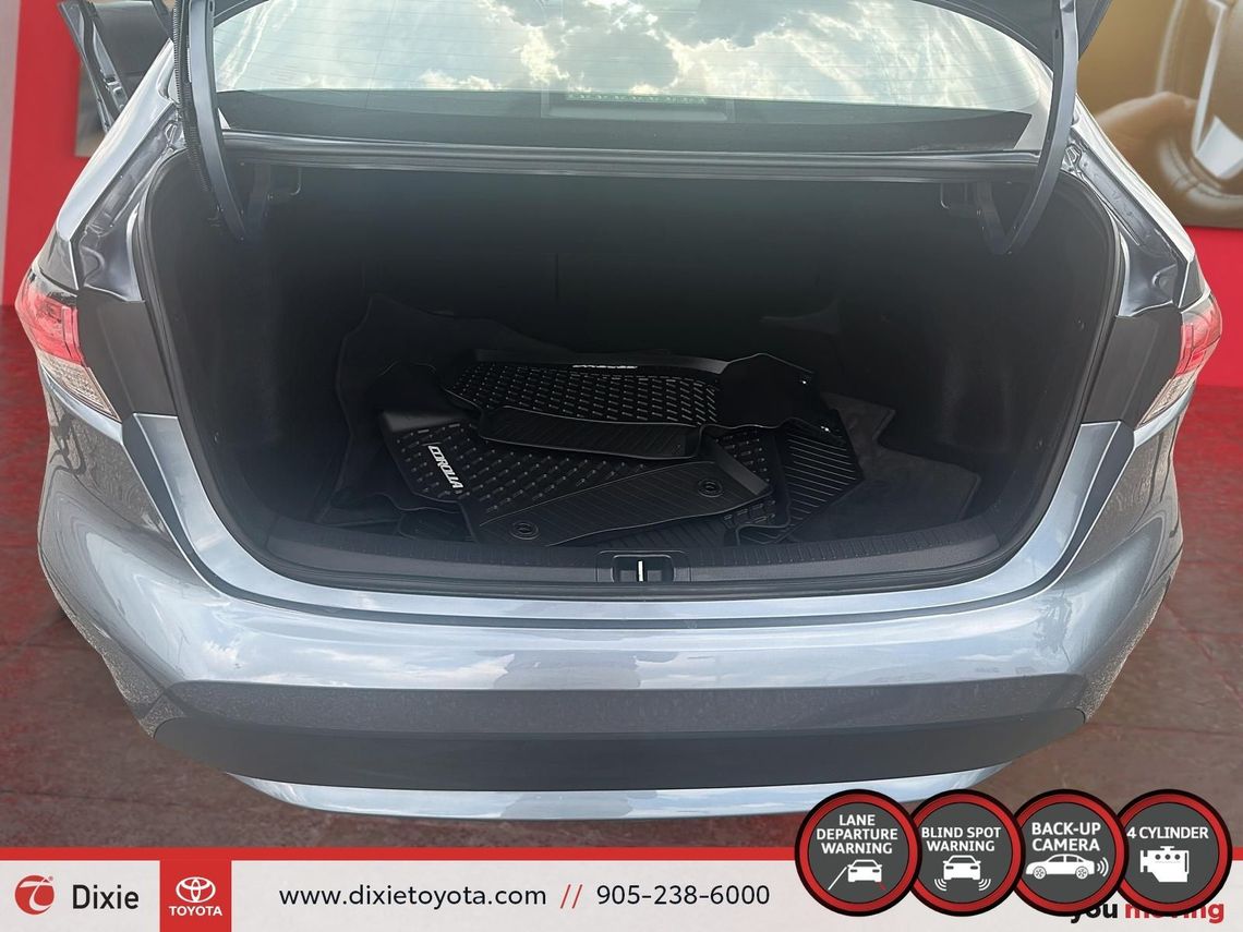 2021 TOYOTA COROLLA LE / TCUV / CLEAN CARFAX / HEATED SEATS / BACK UP CAMERA / CARPLAY AND ANDROID AUTO