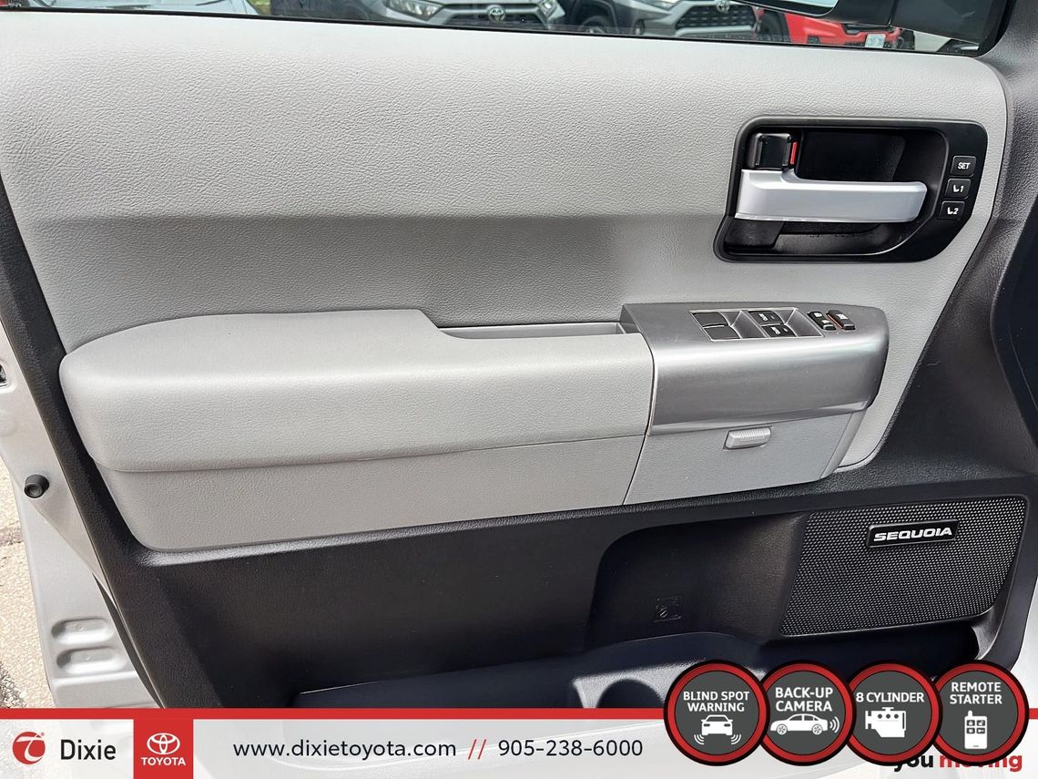 2020 TOYOTA SEQUOIA LIMITED 4WD 8 PASSANGER / TCUV / 8 PASSANGER / HEATED SEATS / LEATHER SURFACE / CARPLAY AND ANDROID AUTO