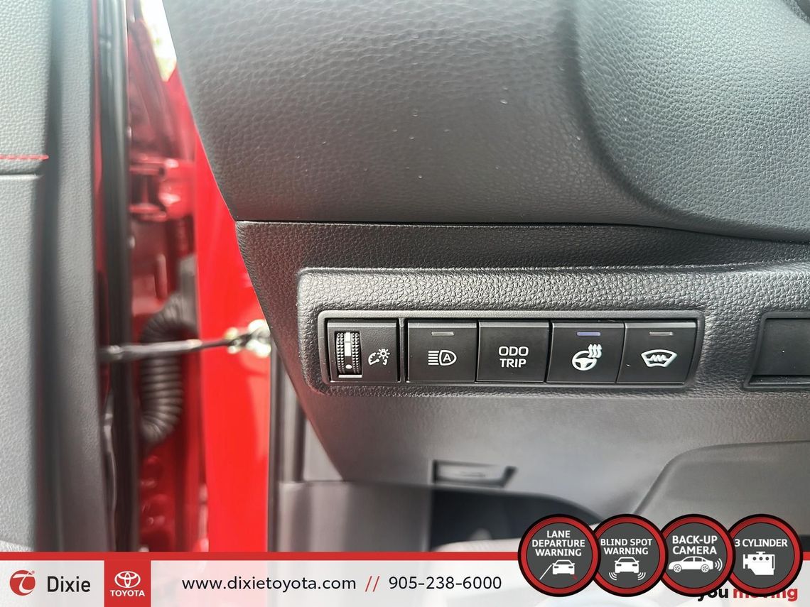 2025 TOYOTA GR COROLLA PREMIUM 6M MANUAL / CLEAN CARFAX / TCUV / HEATED SEATS / ALLOY WHEELS / CARPLAY AND ANDROID AUTO