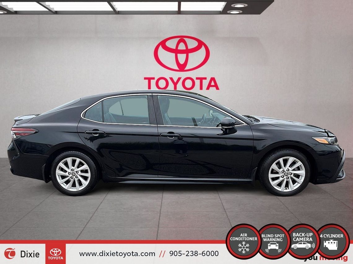 2021 TOYOTA CAMRY SE AWD / CLEAN CARFAX / HEATED SEATS / LEAHTER SURFACE / ALLOY WHEELS / CARPLAY AND ANDROID AUTO