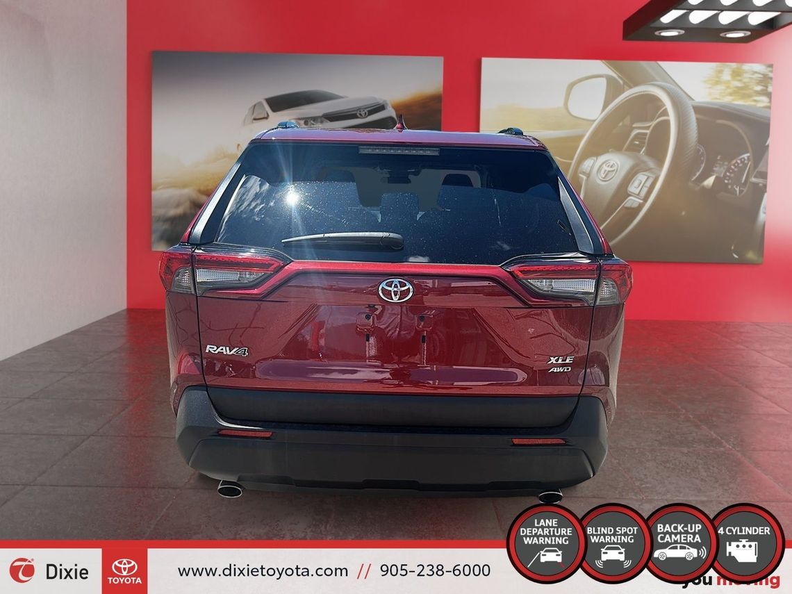 2020 TOYOTA RAV4 XLE AWD / HEATED SEATS / MOONROOF / BACKUP CAMERA / ALLOY WHEELS / CARPLAY AND ANDROID AUTO
