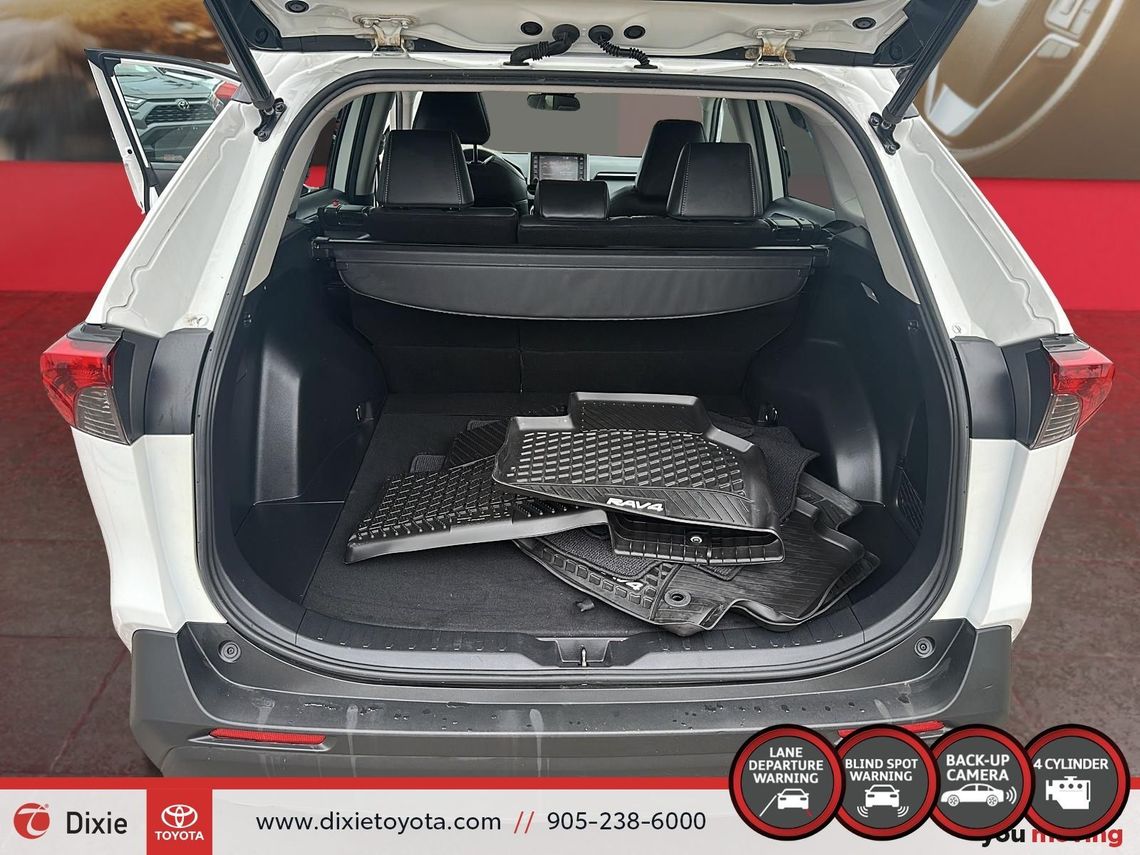 2020 TOYOTA RAV4 XLE PREMIUM AWD / TCUV / HEATED SEATS / LEATHER SURFACE / MOONROOF / CARPLAY AND ANDROID AUTO