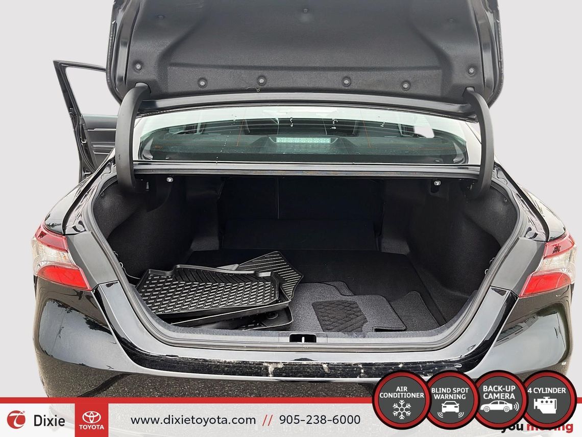 2021 TOYOTA CAMRY SE AWD / CLEAN CARFAX / HEATED SEATS / LEAHTER SURFACE / ALLOY WHEELS / CARPLAY AND ANDROID AUTO