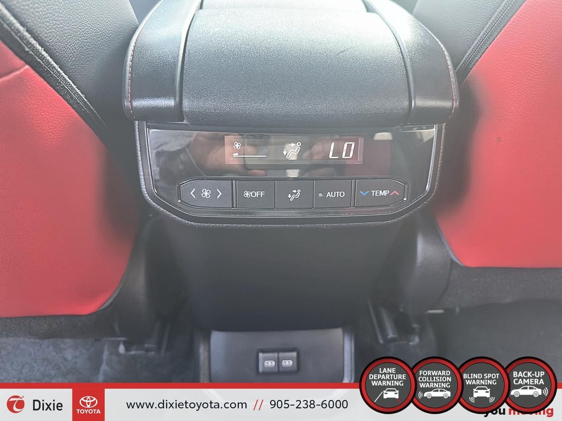 2023 TOYOTA HIGHLANDER XSE AWD / CLEAN CARFAX / TCUV / HEATED SEATS / MOONROOF / CARPLAY AND ANDROID AUTO