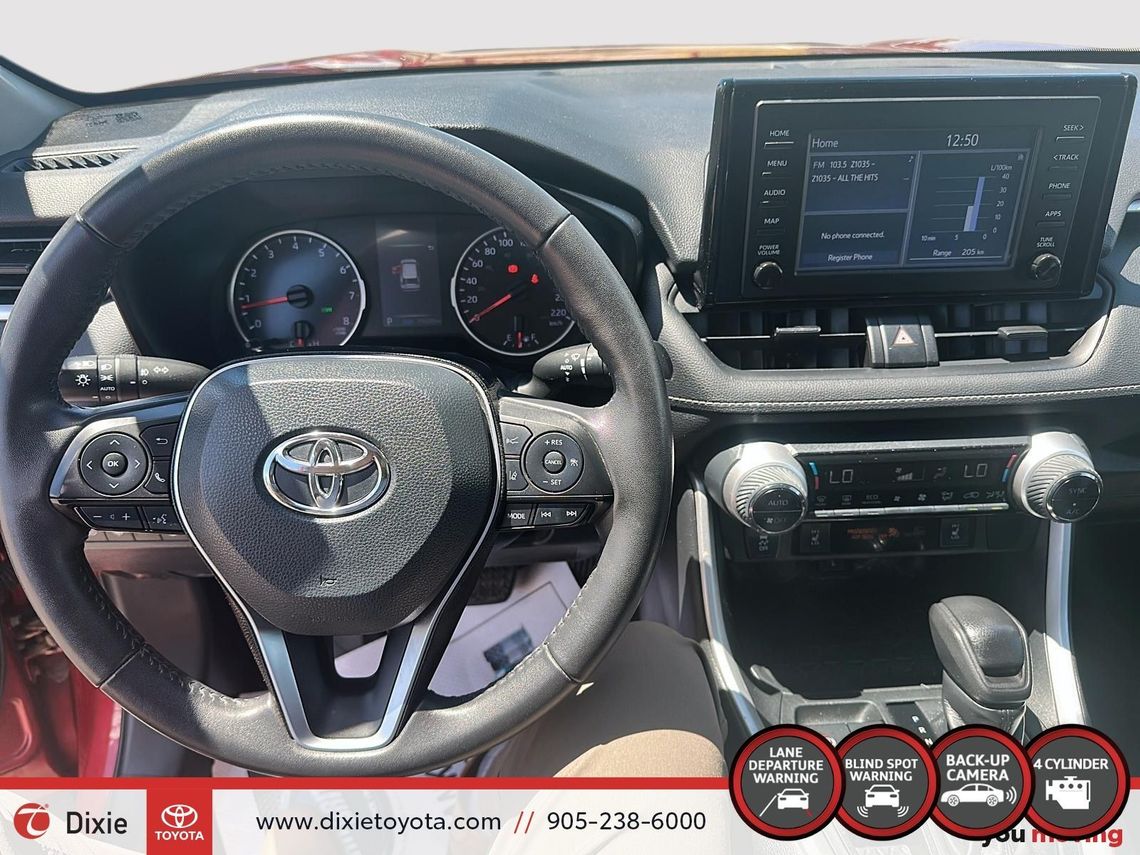 2020 TOYOTA RAV4 XLE AWD / HEATED SEATS / MOONROOF / BACKUP CAMERA / ALLOY WHEELS / CARPLAY AND ANDROID AUTO