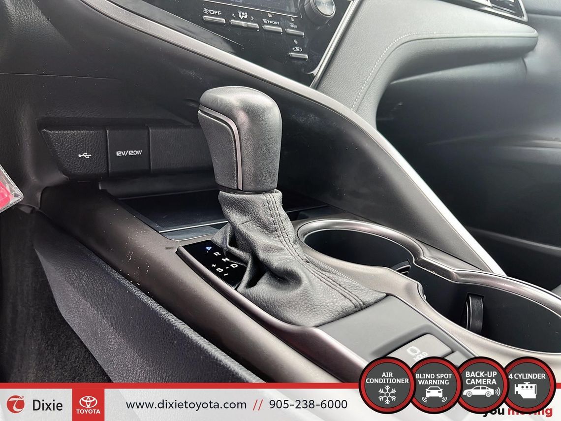 2021 TOYOTA CAMRY SE AWD / CLEAN CARFAX / HEATED SEATS / LEAHTER SURFACE / ALLOY WHEELS / CARPLAY AND ANDROID AUTO
