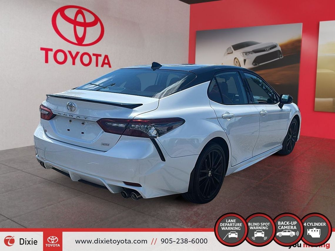 2022 TOYOTA CAMRY XSE / TCUV / HEATED SEATS / ALLOY WHEELS / MOONROOF / CARPLAY AND ANDROID AUTO